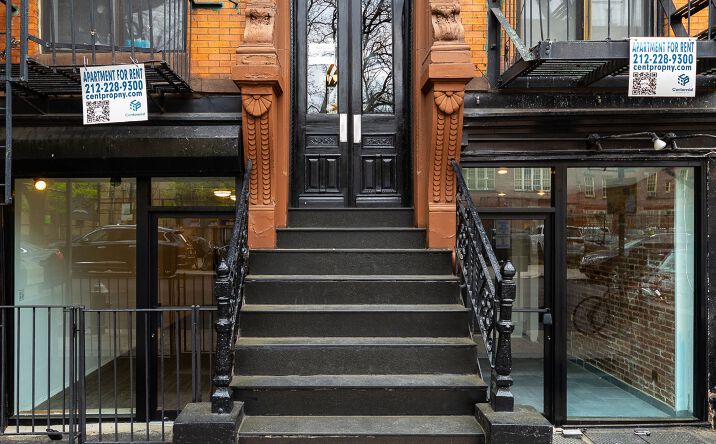 Pictures of Retail, Restaurant property located at 325 E 5th St, East Village, NY 10003 for lease - image #1