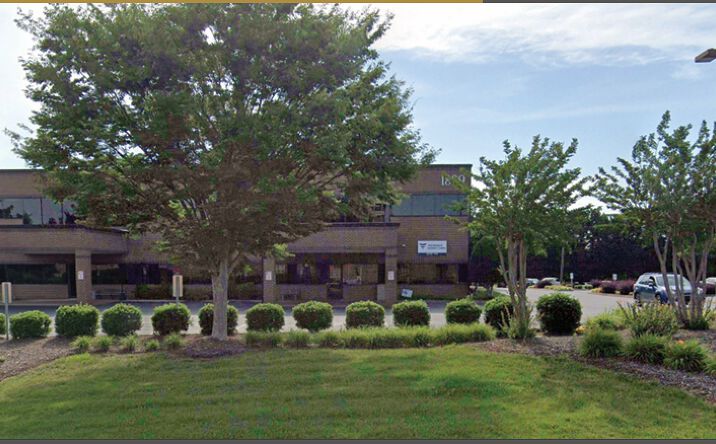 Pictures of Office property located at 1899 TATE BLVD SE, HICKORY, NC 28602-4200 for lease - image #1