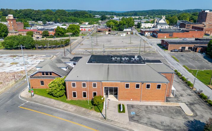 Pictures of Office, Industrial property located at 240 EDWARDS ST SE, CLEVELAND, TN 37311 for lease - image #1