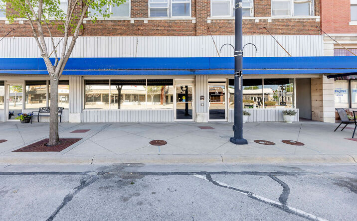 Pictures of Retail, Office, Special Purpose property located at 317 North Pennsylvania Avenue, Independence, KS 67301 for lease - image #1