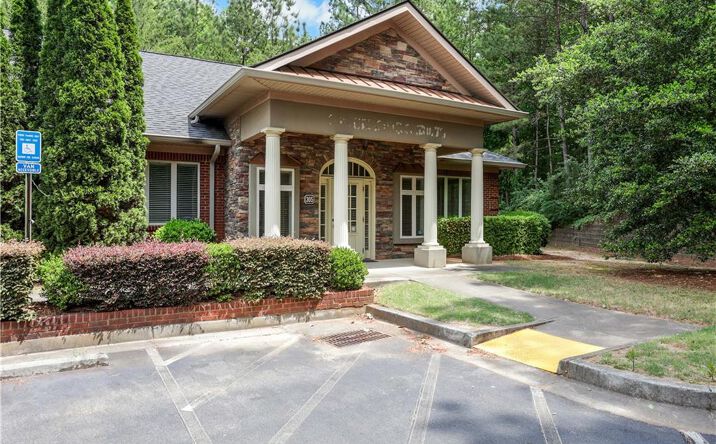 Pictures of Office property located at 4720 Peachtree Industrial Boulevard Unit 305, Berkeley Lake, GA 30071 for lease - image #1