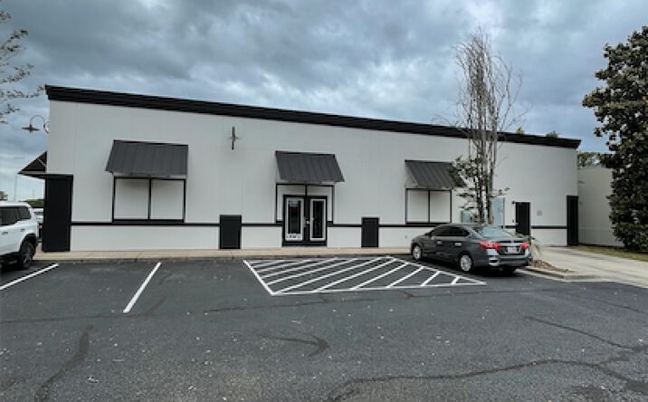 Pictures of Retail, Office, Special Purpose property located at 103 Acadiana Mall Circle, Lafayette, LA 70503 for lease - image #1