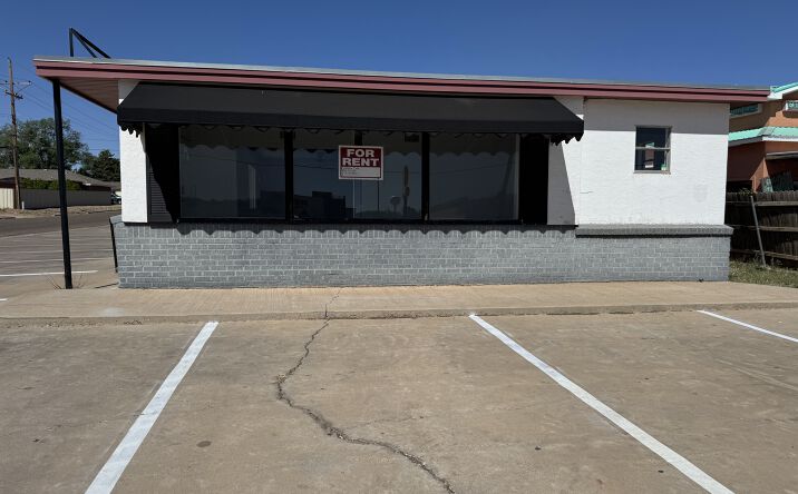 Pictures of Retail, Office, Restaurant property located at 724 East Tierra Blanca Road, Clovis, NM 88101 for lease - image #1