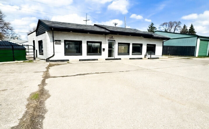 Pictures of Retail, Office property located at 2223 Woodville Rd, Oregon, OH 43616 for lease - image #1