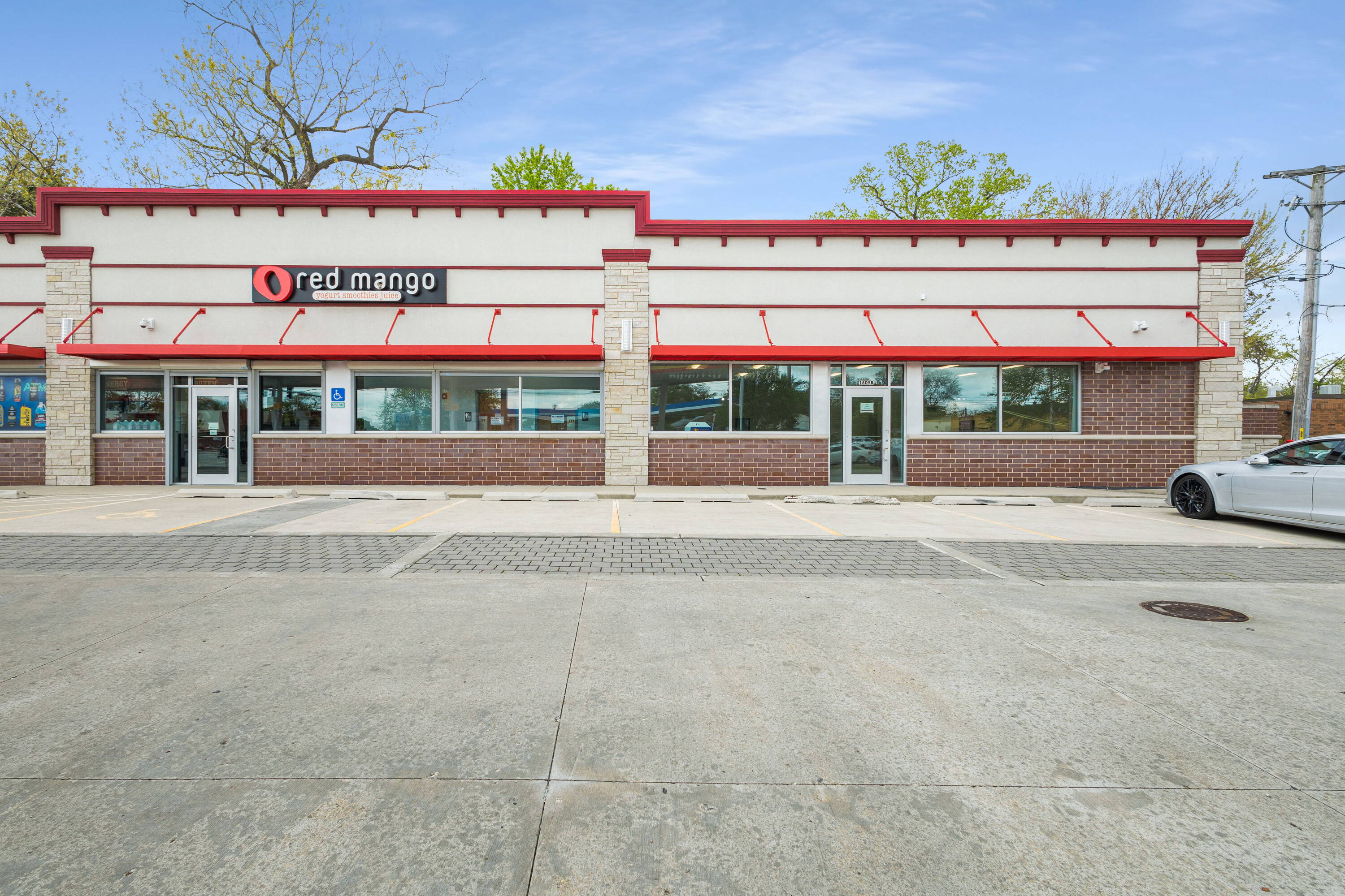 1605 S River Rd, Des Plaines, IL 60018