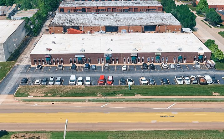 Pictures of Retail, Industrial property located at 200-212 W North Avenue, Unit 208, Lombard, IL 60148 for lease - image #1