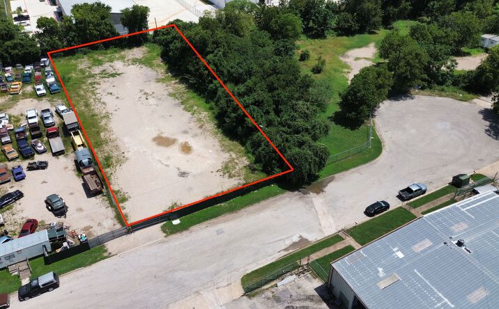 Pictures of Industrial property located at 4232 Felter Ln, Austin, TX 78744 for lease - image #1
