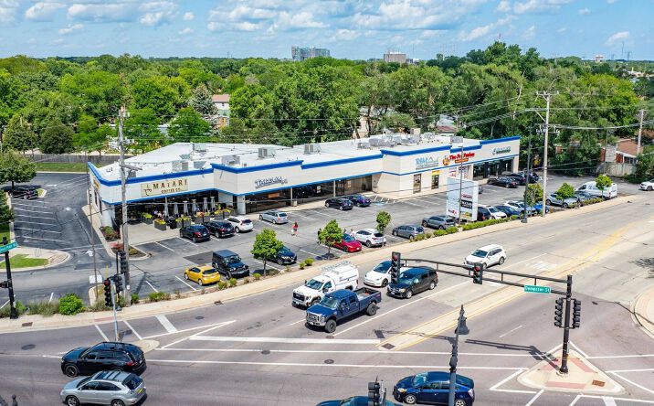Pictures of Retail property located at 8800-8820 Gross Point Rd, Skokie, IL 60077 for lease - image #1
