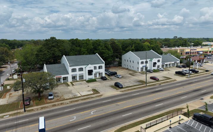 Pictures of Office property located at 2436 Pass Road, Biloxi, MS 39531 for lease - image #1