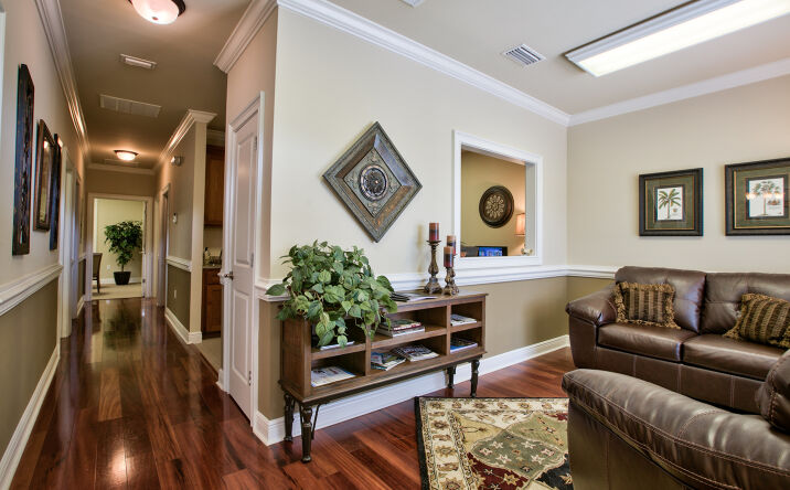 Pictures of Office property located at 2236 Capital Cir NE, Tallahassee, FL 32308 for lease - image #1