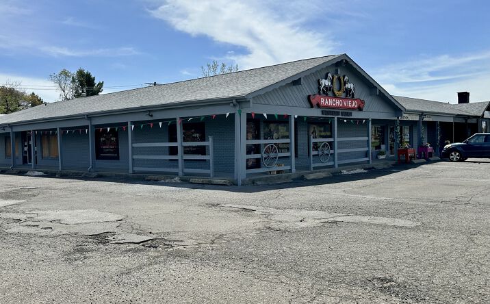 Pictures of Retail, Restaurant property located at 630 Washington Avenue, North Haven, CT 06473 for lease - image #1