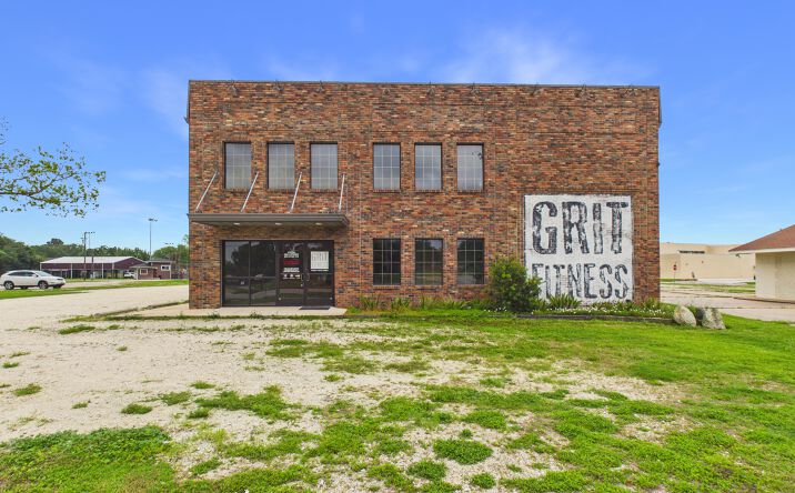 Pictures of Industrial property located at 431 South 17th Street, West Columbia, TX 77486 for lease - image #1