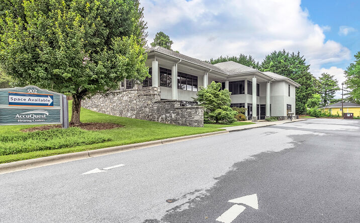 Pictures of Office property located at 902 Fleming Street, Hendersonville, NC 28791 for lease - image #1