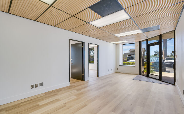 Pictures of Office property located at 4550 Kearny Villa Road, San Diego, CA 92123 for lease - image #1