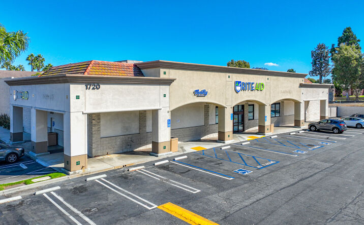 Pictures of Retail property located at 1720 AVIATION BLVD, REDONDO BEACH, CA 90278-2810 for lease - image #1