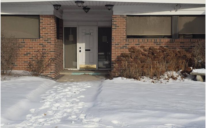 Pictures of Retail, Office property located at 32268 WOODWARD AVE ROYAL OAK MI 48073-0944, ROYAL OAK, MI 48073-0944 for lease - image #1