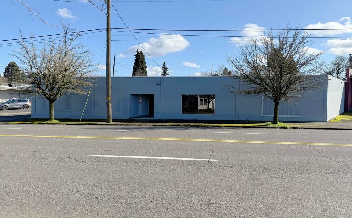 Pictures of Retail property located at 7736 Northeast Sandy Boulevard, Portland, OR 97213 for lease - image #1