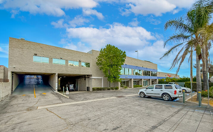 Pictures of Industrial property located at 9540 De Soto Ave, Chatsworth, CA 91311 for lease - image #1