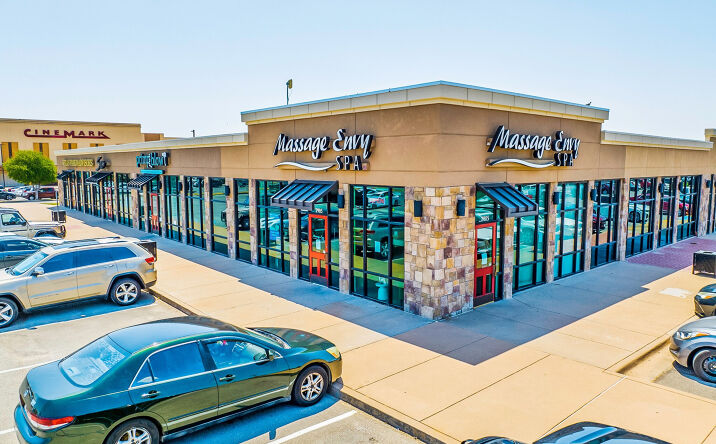 Pictures of Retail property located at 2901 Kemp Boulevard, Wichita Falls, TX 76308 for lease - image #1