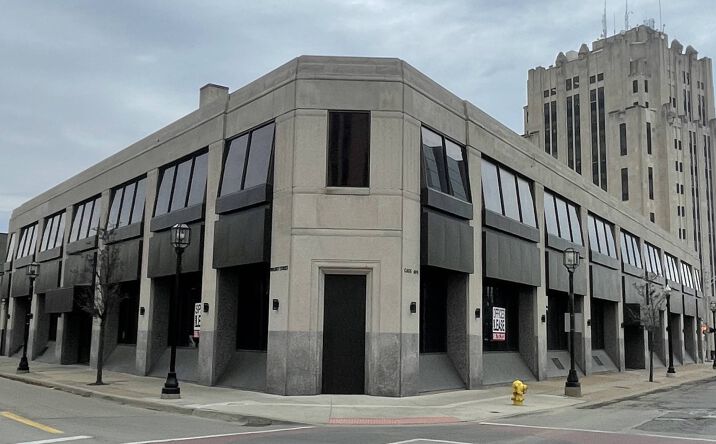 Pictures of Restaurant, Special Purpose, Retail property located at 1 North Main Street, Mt Clemens, MI 48043 for lease - image #1