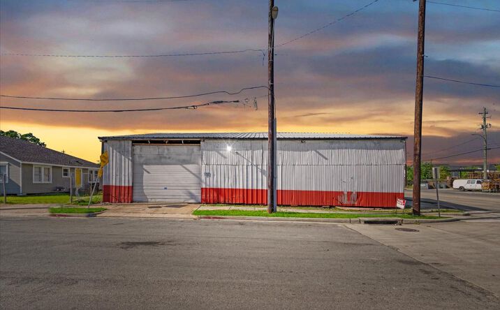 Pictures of Industrial property located at 2001 AIRLINE DR, HOUSTON, TX 77009-2417 for lease - image #1