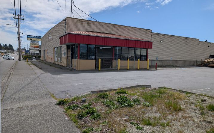 Pictures of Retail, Industrial property located at 1333 Riverside Dr, Mount Vernon, WA 98273 for lease - image #1