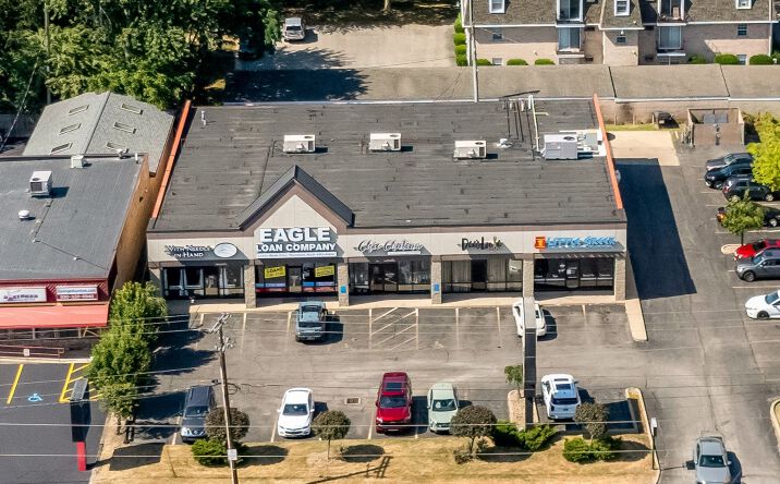 Pictures of Retail property located at 220-224 Boardman Canfield Rd, Boardman, OH 44512 for lease - image #1
