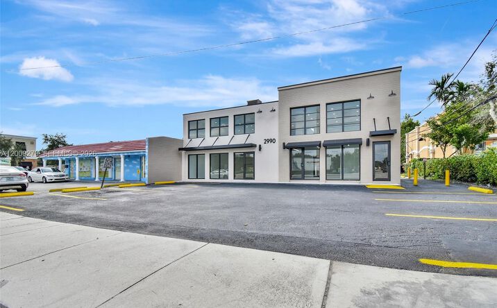 Pictures of Retail property located at 2990 Griffin Rd # 3, Dania Beach, FL 33312 for lease - image #1