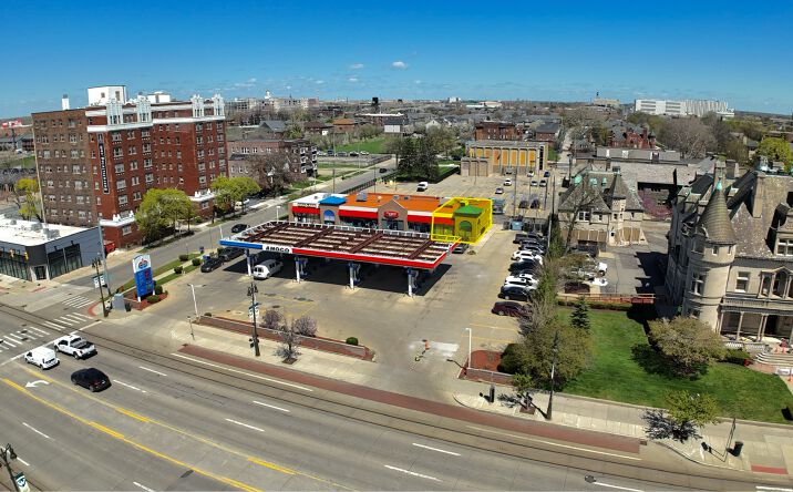 Pictures of Retail, Restaurant property located at 5564 WOODWARD AVE, DETROIT, MI 48202-3804 for lease - image #1