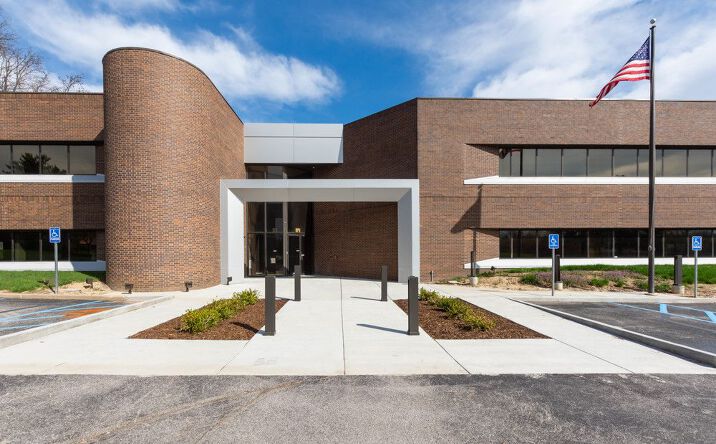 Pictures of Office property located at 11789 Borman Drive, St. Louis, MO 63146 for lease - image #1