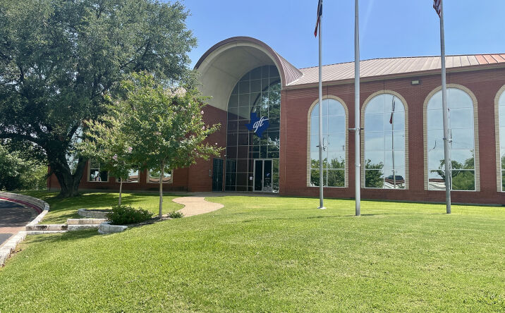 Pictures of Office property located at 912 Bastrop Highway, Austin, TX 78742 for lease - image #1