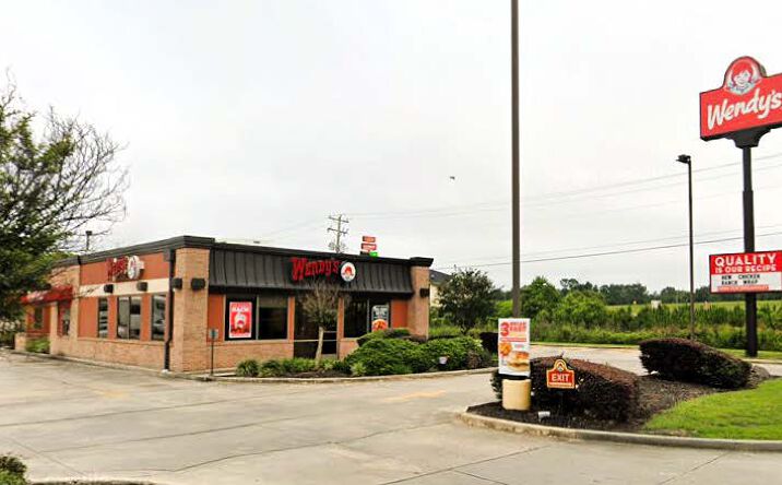 Pictures of Restaurant property located at 9373 Canal Road, Gulfport, MS 39503 for lease - image #1