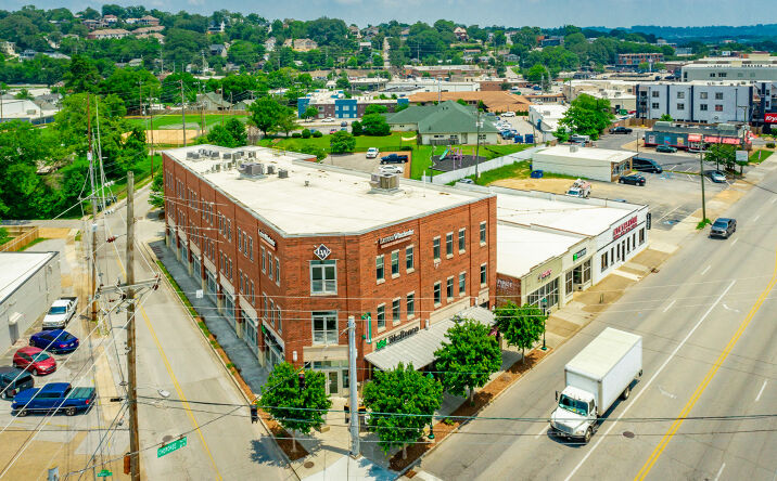 Pictures of Retail, Office property located at 325 Cherokee Boulevard, Chattanooga, TN 37405 for lease - image #1