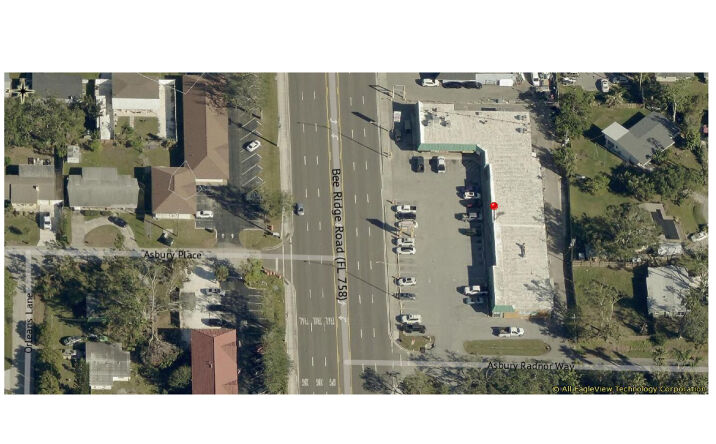 Pictures of Retail property located at 4104 Bee Ridge Rd, Sarasota, FL 34233 for lease - image #1