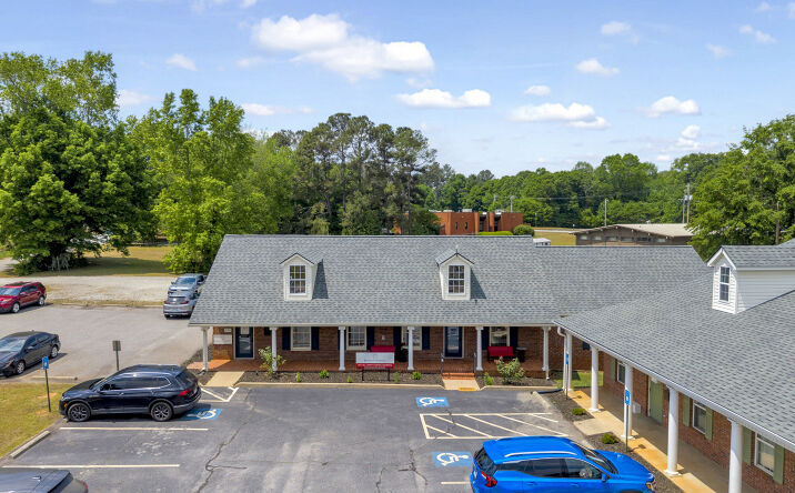 Pictures of Retail, Office property located at 679 HOSPITAL RD COMMERCE GA 30529, COMMERCE, GA 30529 for lease - image #1