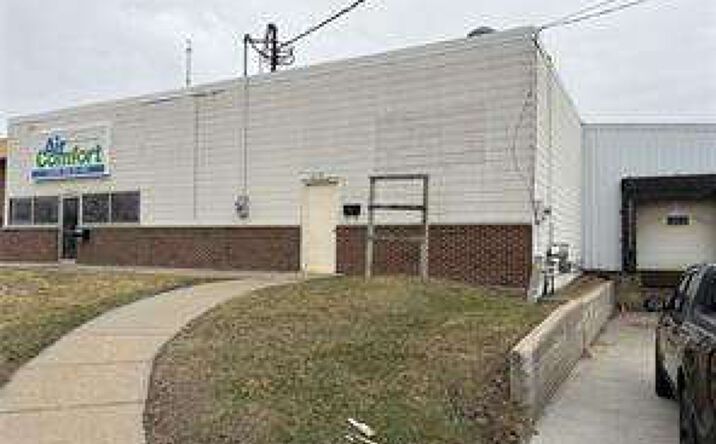 Pictures of Industrial property located at 2727 12th St SW Unit#B, Cedar Rapids, IA 52404 for lease - image #1