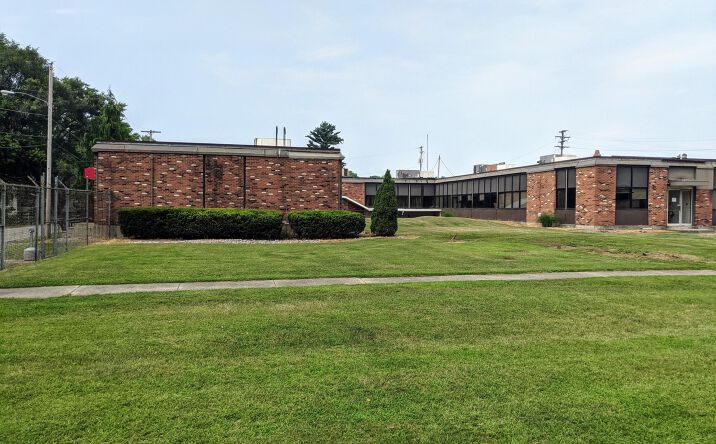 Pictures of Office property located at 437 Fern Avenue LL, Jackson, MI 49202 for lease - image #1
