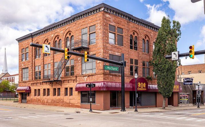 Pictures of Retail, Restaurant, Office property located at 100 W Washington Avenue Lobby, Jackson, MI 49201 for lease - image #1