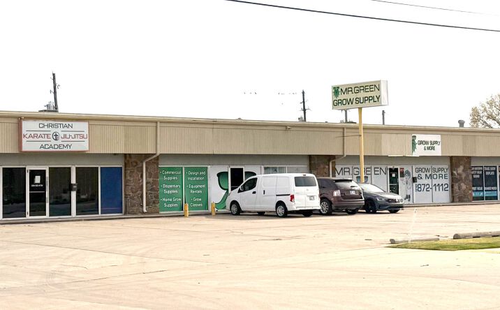 Pictures of Retail property located at 315 North Aspen Avenue, Broken Arrow, OK 74012 for lease - image #1