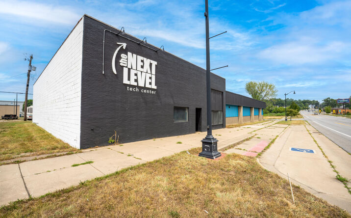 Pictures of Industrial, Office, Retail property located at 315-323 E Main Street, Benton Harbor, MI 49022 for lease - image #1
