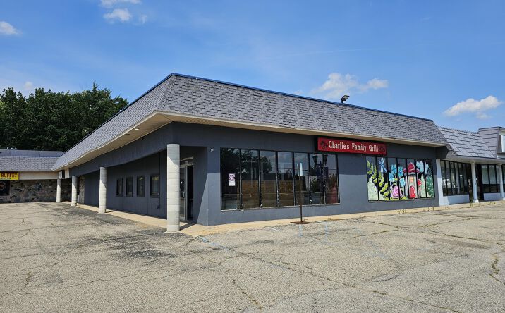 Pictures of Retail, Restaurant property located at 1025 W Main Street 1013, Fremont, MI 49412 for lease - image #1