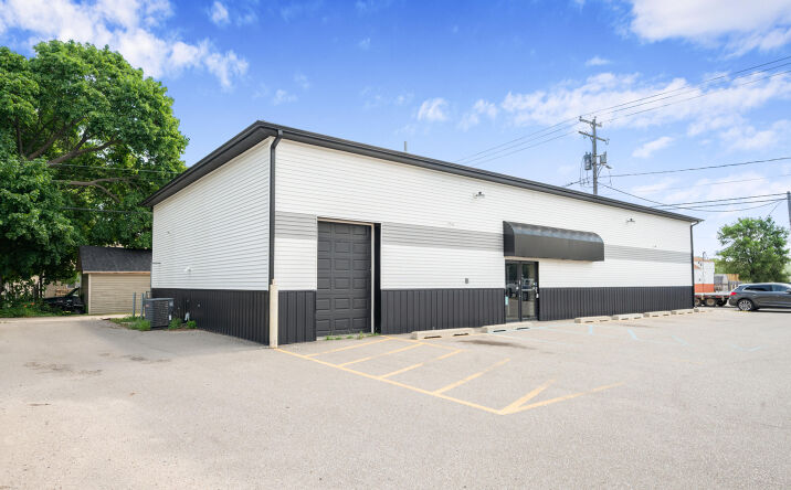 Pictures of Retail, Office property located at 805 Maple Street, Big Rapids, MI 49307 for lease - image #1