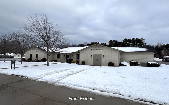 Pictures of Office property located at 1627 W Lakewood Boulevard, Holland, MI 49424 for lease - image #1