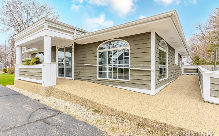 Pictures of Office, Retail property located at 983 Lincoln Avenue 101/102, Holland, MI 49423 for lease - image #1