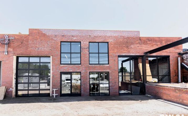 Pictures of Industrial, Office, Restaurant, Retail property located at 825 SW ADAMS Street #835, Peoria, IL 61602 for lease - image #1