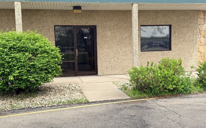 Pictures of Office property located at 1011 Shooting Park Road 105, Peru, IL 61354 for lease - image #1
