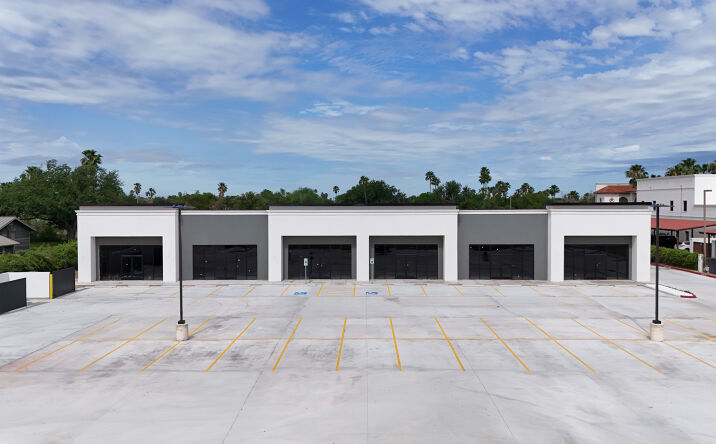 Pictures of Retail property located at 2205 N Bryan Road Unit 6, Mission, TX 78572 for lease - image #1
