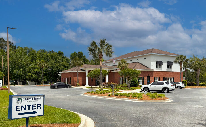 Pictures of Retail, Office property located at 227 Gateway Center, Brunswick, GA 31525 for lease - image #1