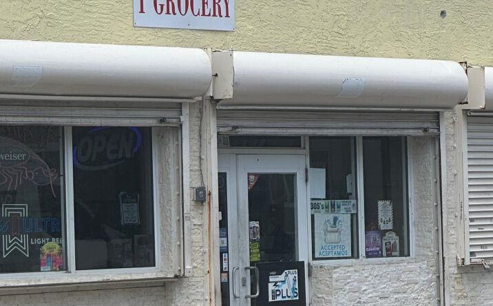 Pictures of Retail property located at 2121 N Tamarind Avenue, West Palm Beach, FL 33407 for lease - image #1