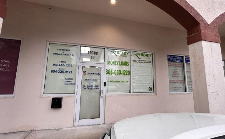 Pictures of Office property located at 19300 W Dixie Highway 10, Miami, FL 33180 for lease - image #1